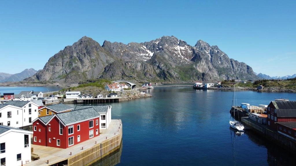 Henningsvær waterfront